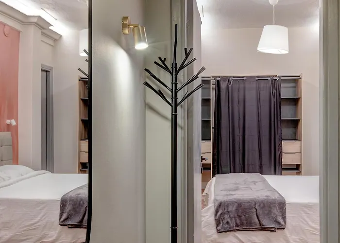 Aristotelous Family & Friends Two Bedrooms & Two Living Apt *