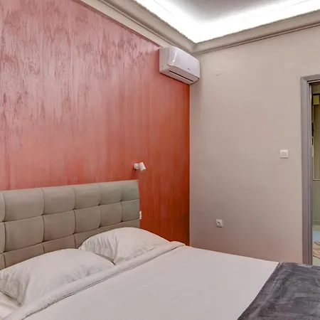 Aristotelous Family & Friends Two Bedrooms & Two Living Apt 아파트 *