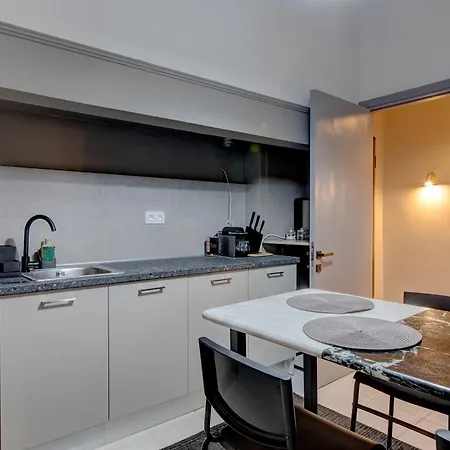 Aristotelous Family & Friends Two Bedrooms & Two Living Apt 아파트